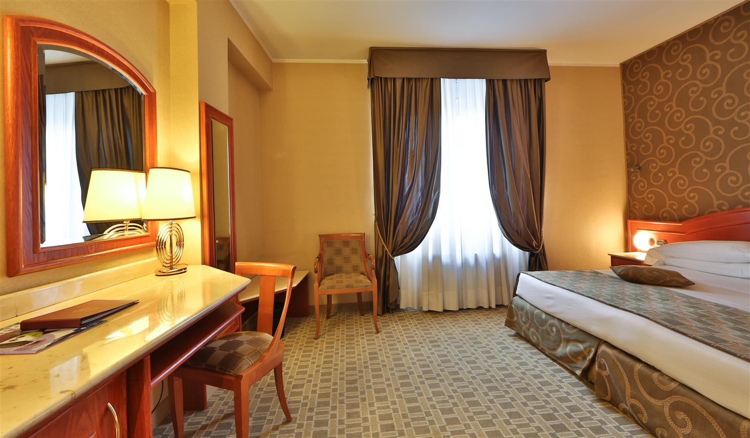 Hotel Mozart Milano Esterno foto