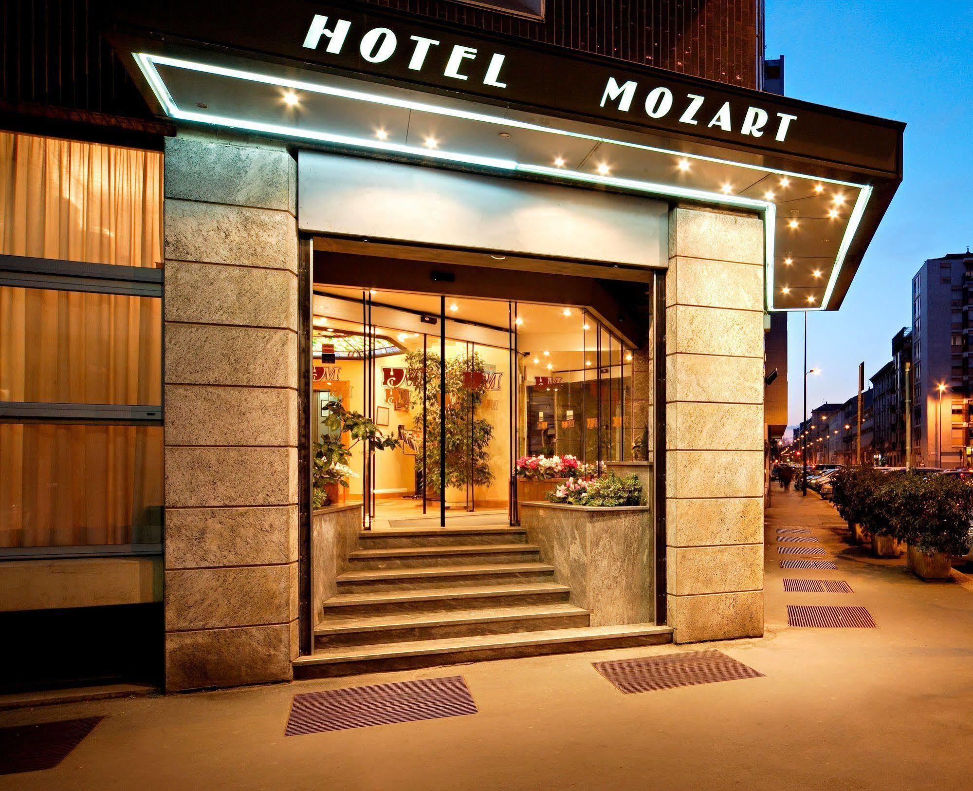 Hotel Mozart Milano Esterno foto